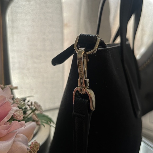 Kate Spade Lola Glitter🖤🖤🖤
Small Crossbody - Picture 4 of 8